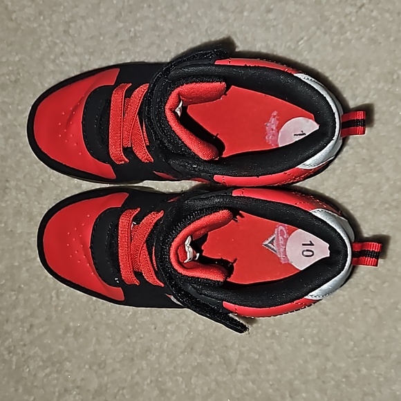 Disney Pixar Cars Lightning McQueen Boys Light Up Sneakers Size 10 Red Black - Picture 9 of 11